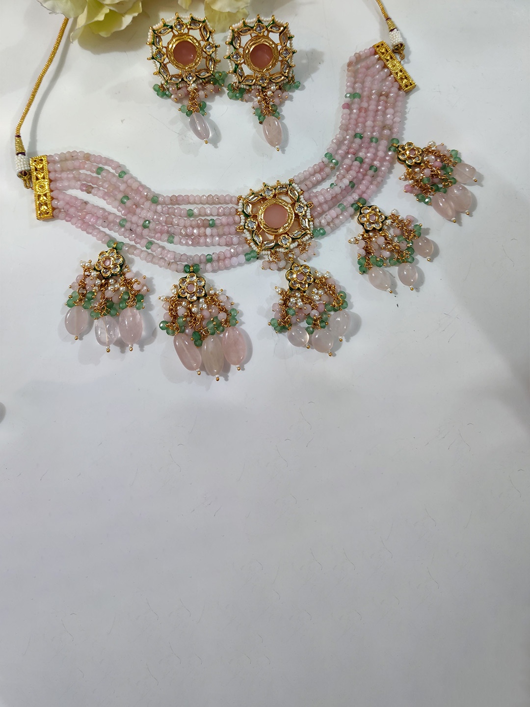 

STYLE DECO Gold-Plated Kundan Stone Studded & Onyx Beaded Jewellery Set
