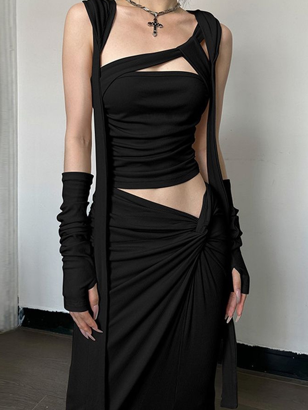 

LULU & SKY Crop Top, Black