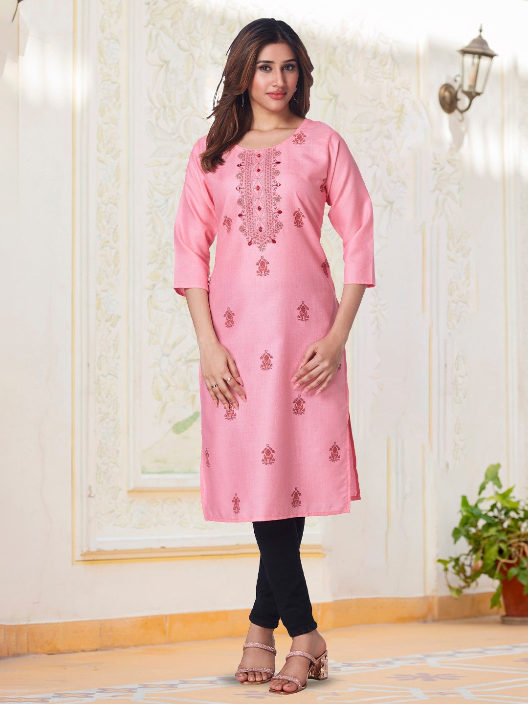 

FREYAA Floral Printed Mirror Work Round Neck Pure Cotton Straight Kurta, Pink
