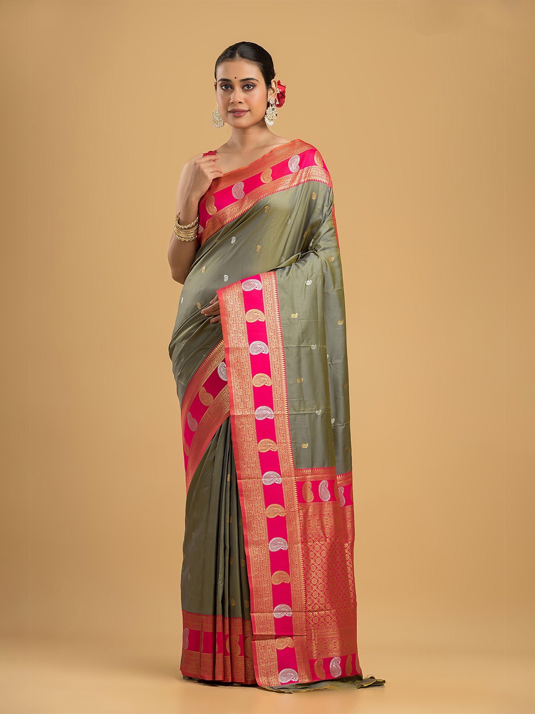 

Dheu Woven Design Zari Silk Blend Kanjeevaram Saree, Green