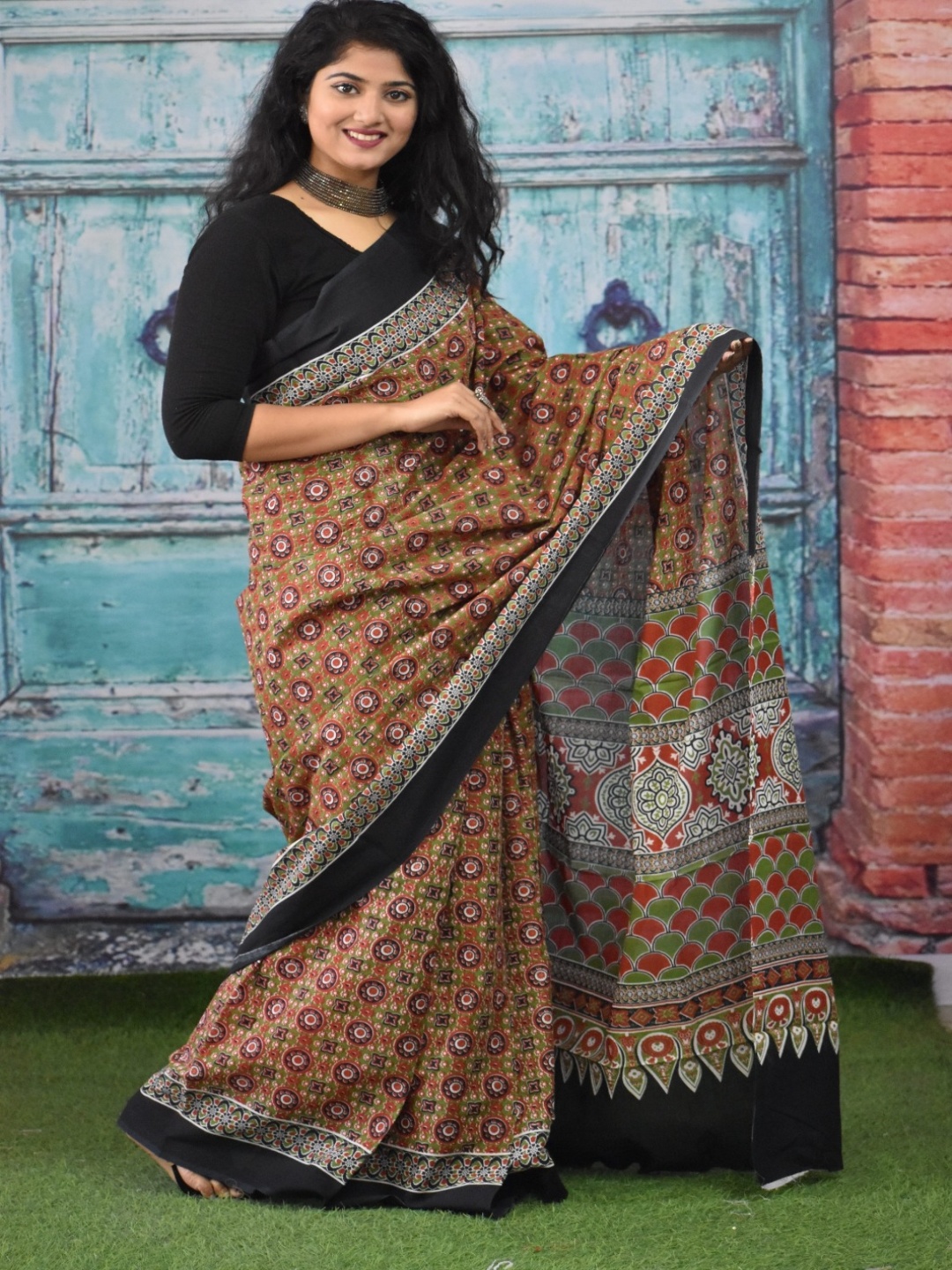 

clothonus Ajrak Printed Pure Cotton Saree, Brown