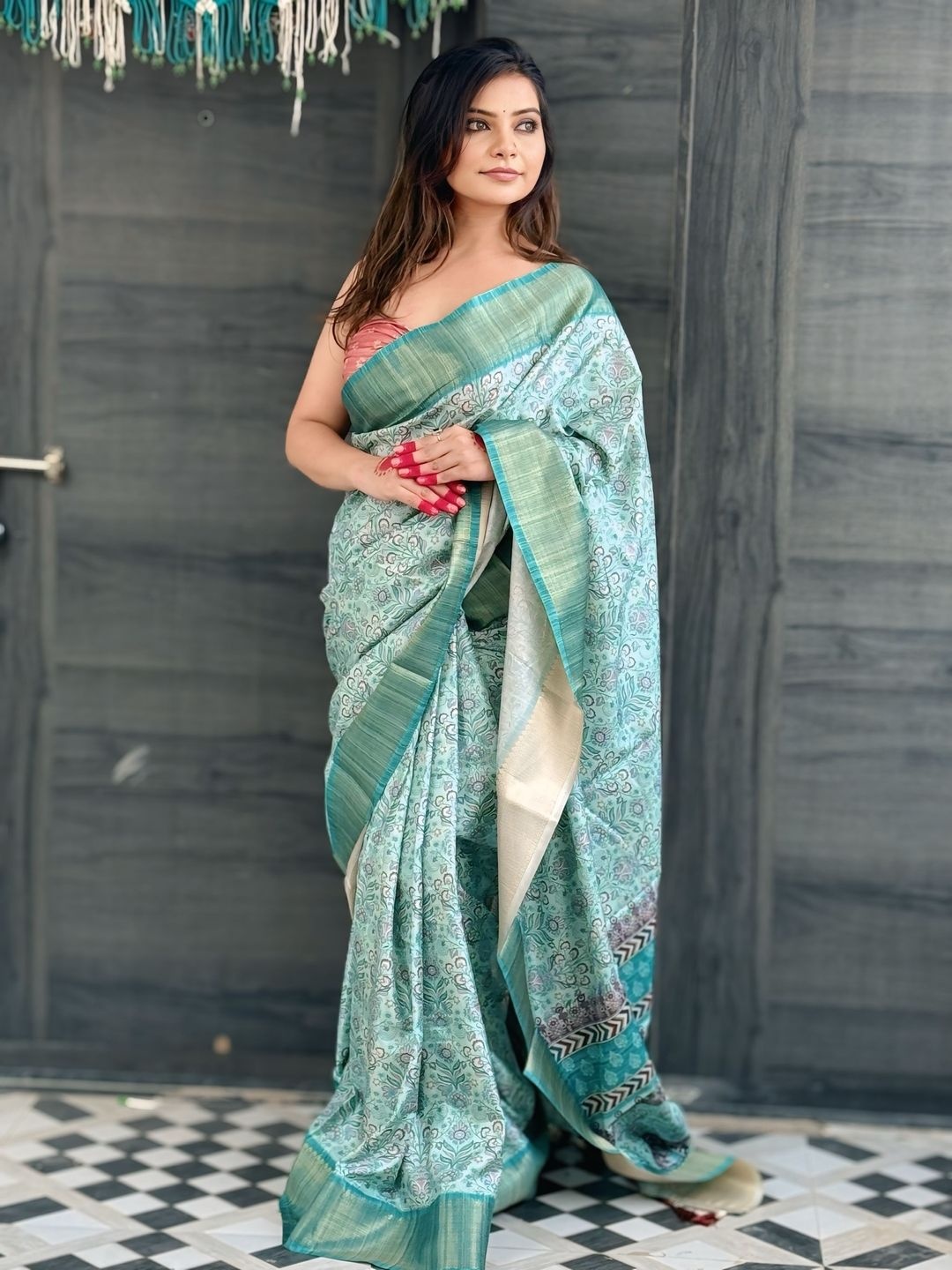 

Suha Woven Design Zari Art Silk Kanjeevaram Saree, Blue