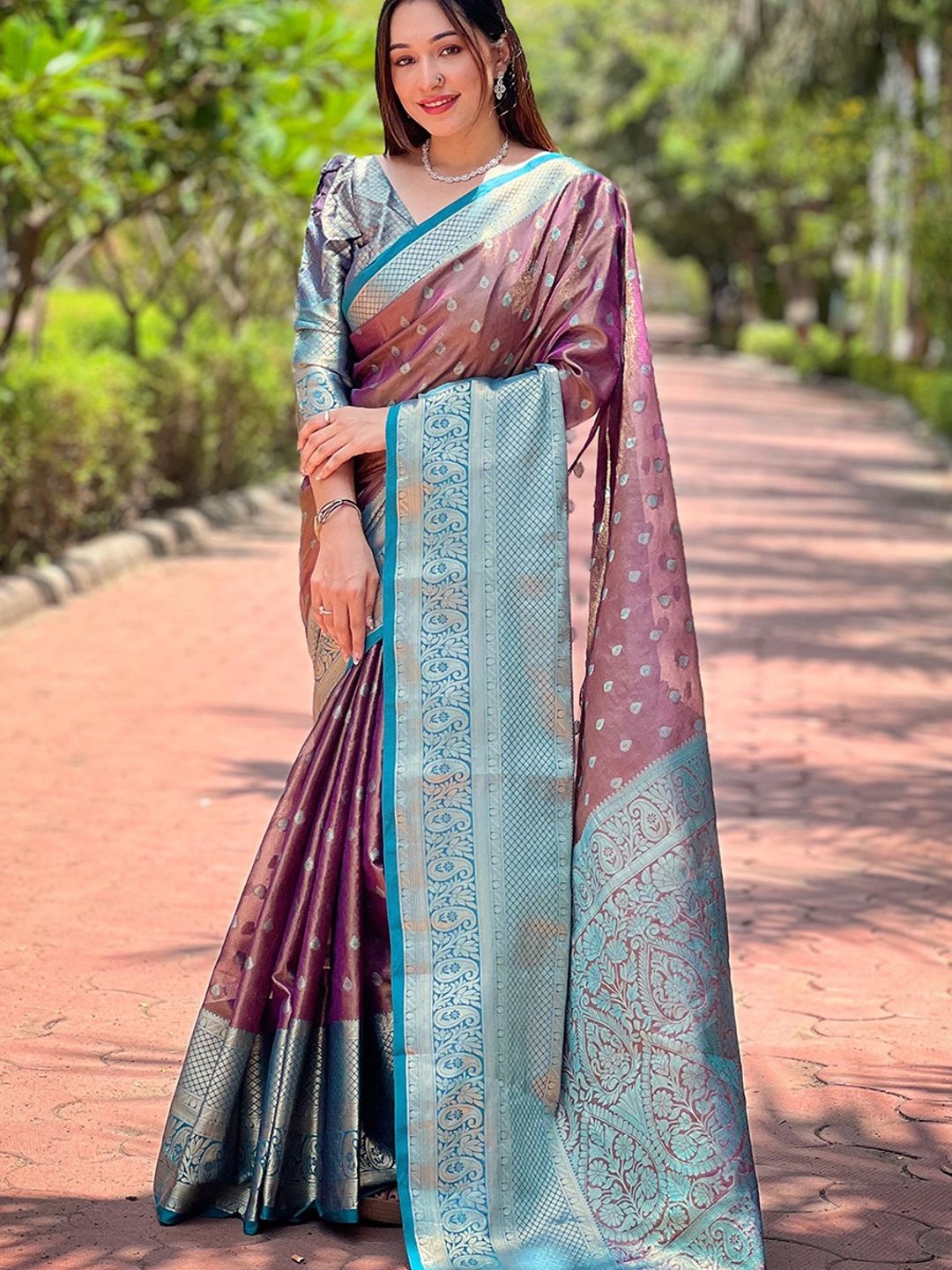 

Suha Art Silk Kanjeevaram Saree, Lavender