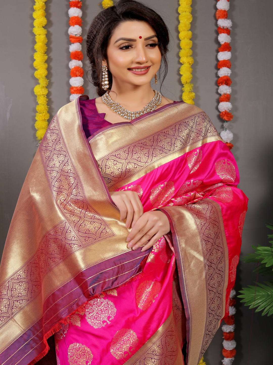 

Kandora Woven Design Zari Pure Silk Banarasi Saree, Pink