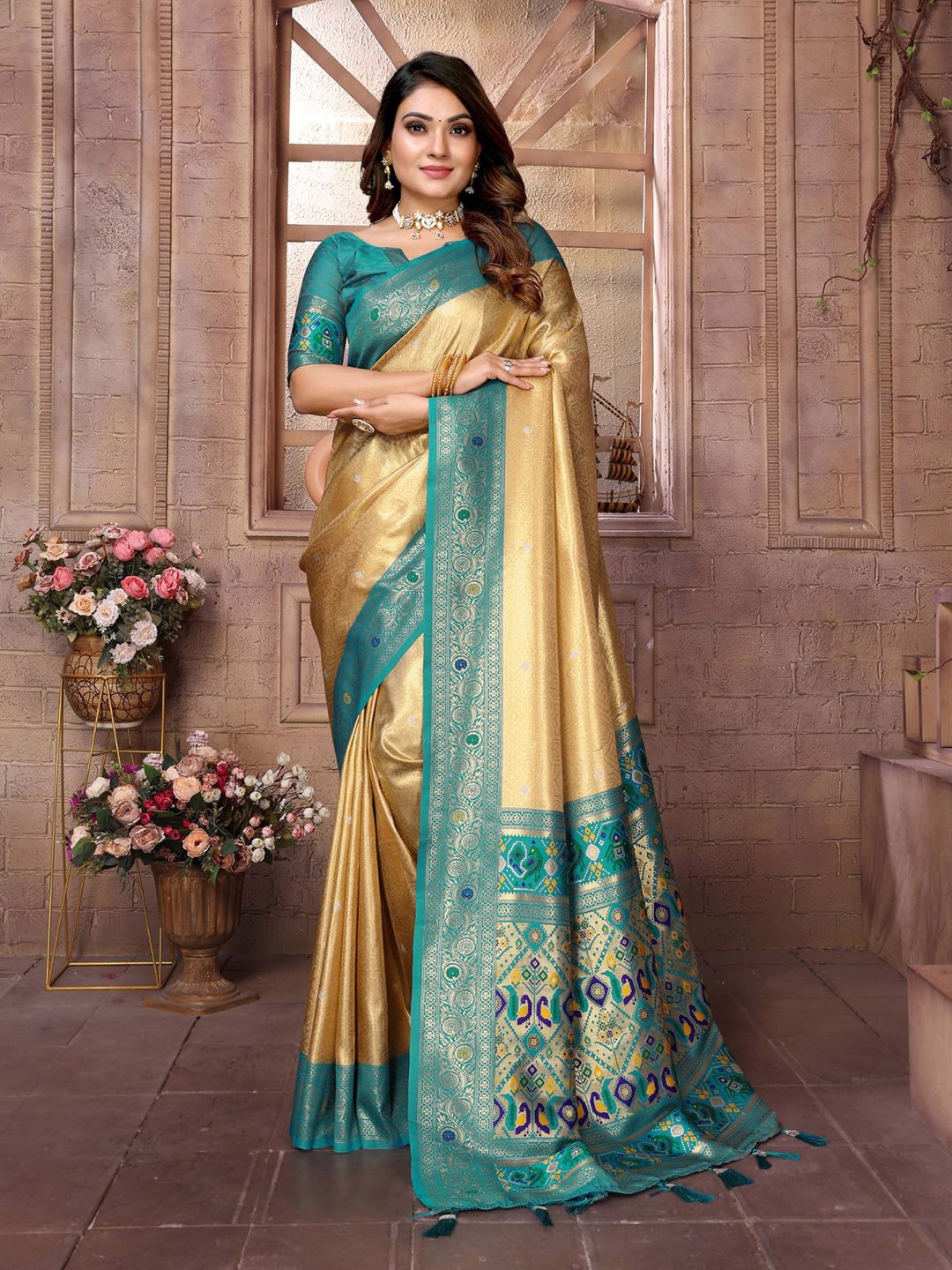 

Panzora Woven Design Zari Silk Blend Banarasi Saree, Beige
