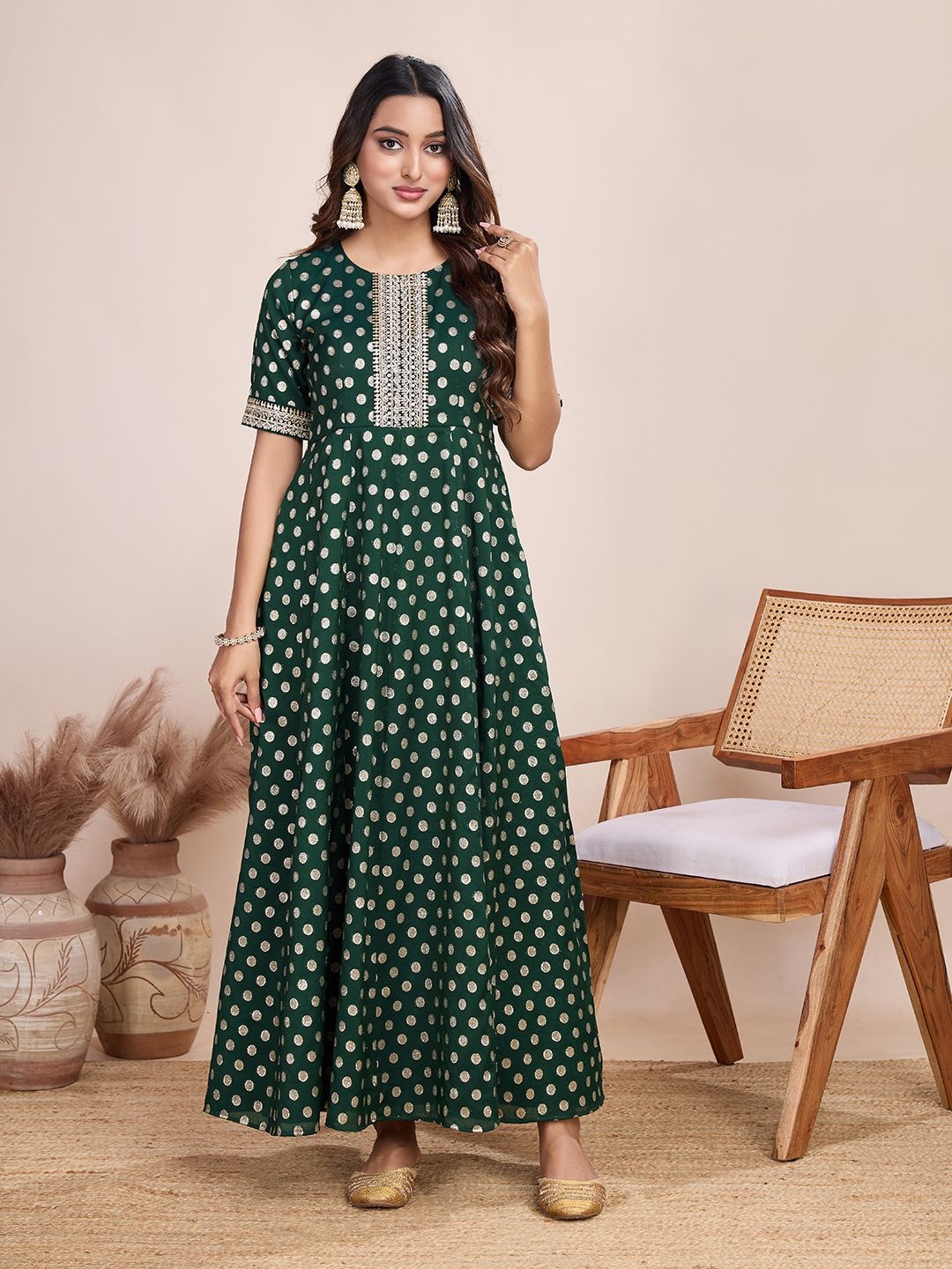 

Tasarika Printed Round Neck Maxi Ethnic Dress, Green