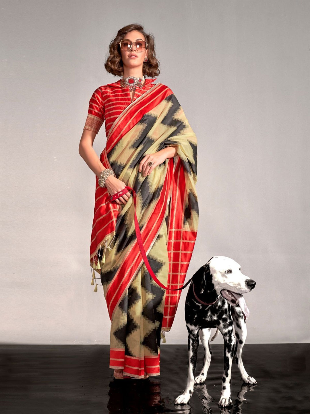 

ODETTE Silk Blend Saree, Yellow