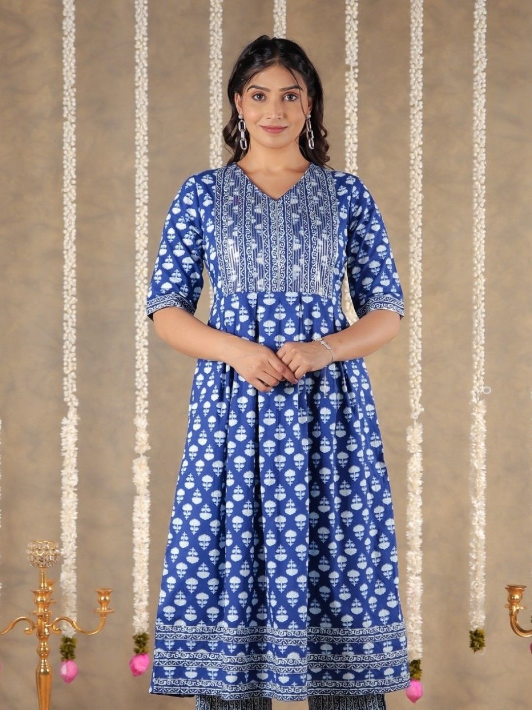 

Aramya Floral Printed Empire V-Neck Sequinned Cotton A-Line Kurta, Blue