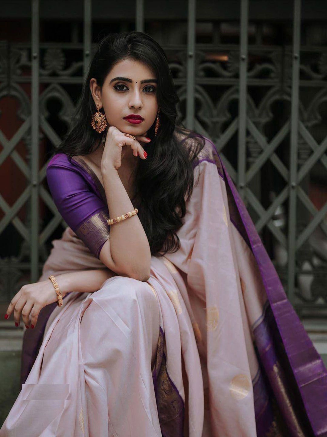 

Sanwariya Silk Woven Design Zari Silk Blend Kanjeevaram Saree, Purple