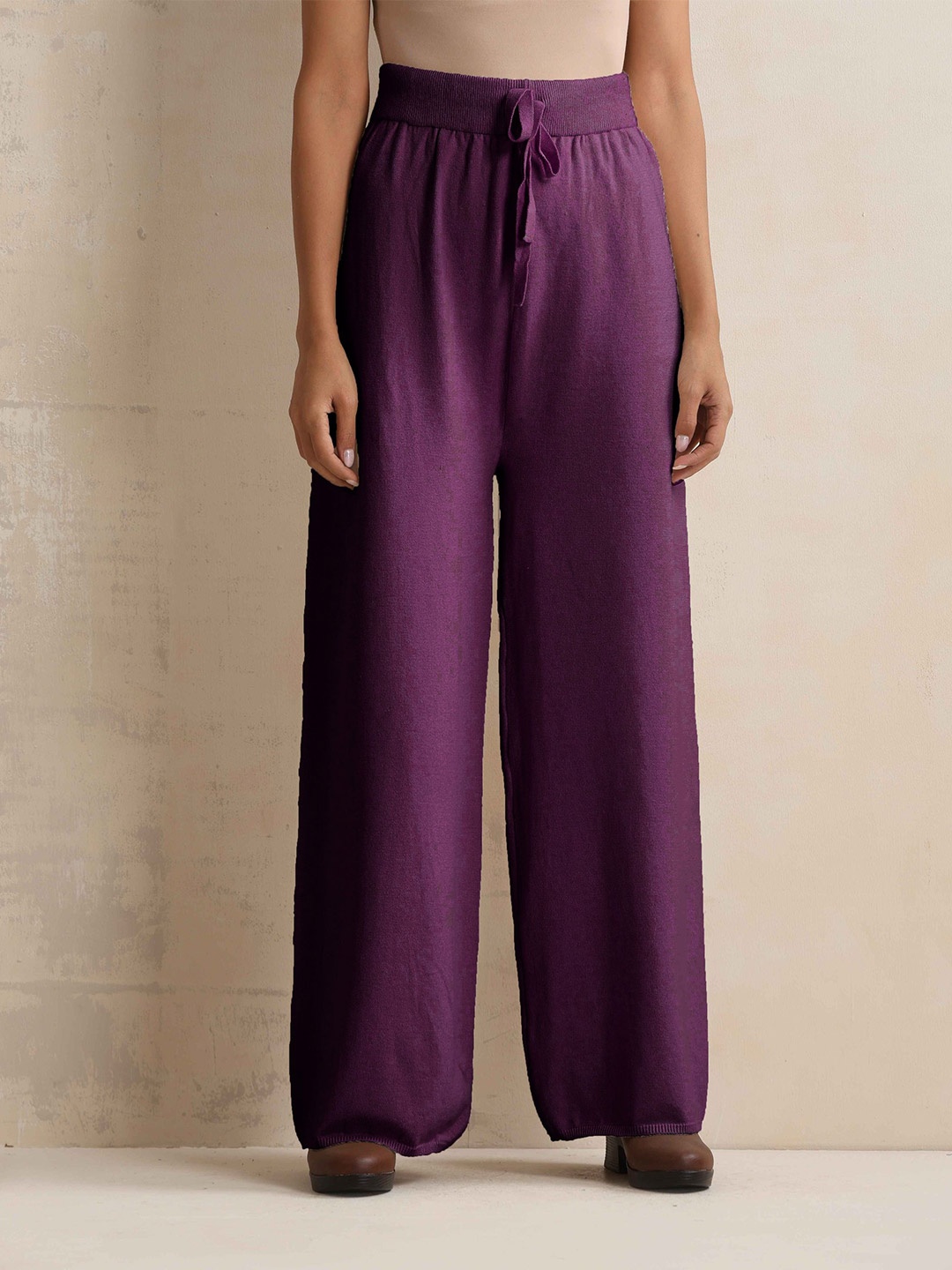 

trueBrowns Women Relaxed Flared Trousers, Purple
