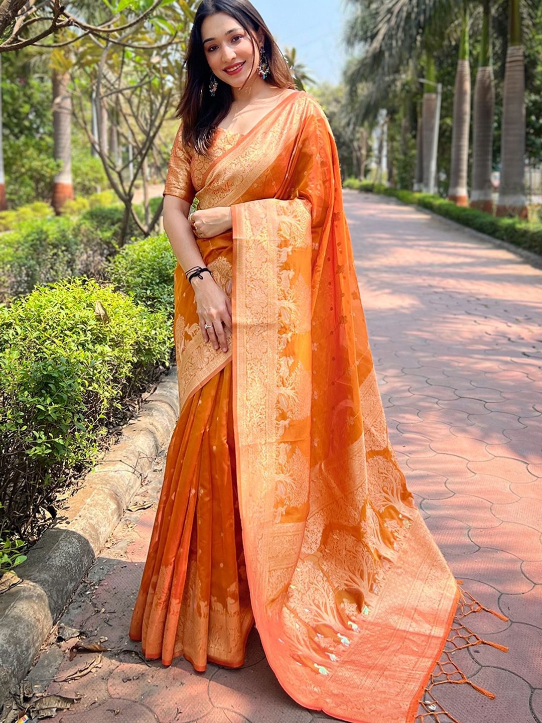 

Suha Art Silk Kanjeevaram Saree, Orange