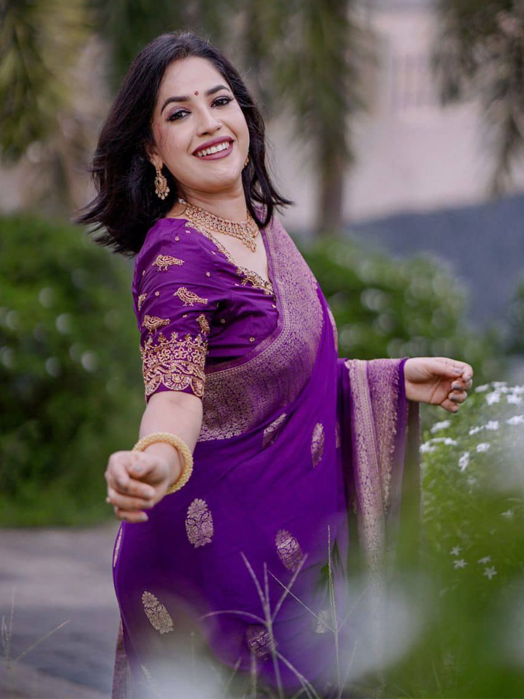 

SANJANA SILK Woven Design Zari Silk Blend Kanjeevaram Saree, Purple