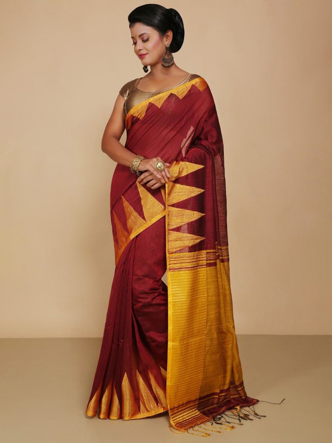 

BENGAL HANDLOOM Art Silk Taant Saree, Maroon