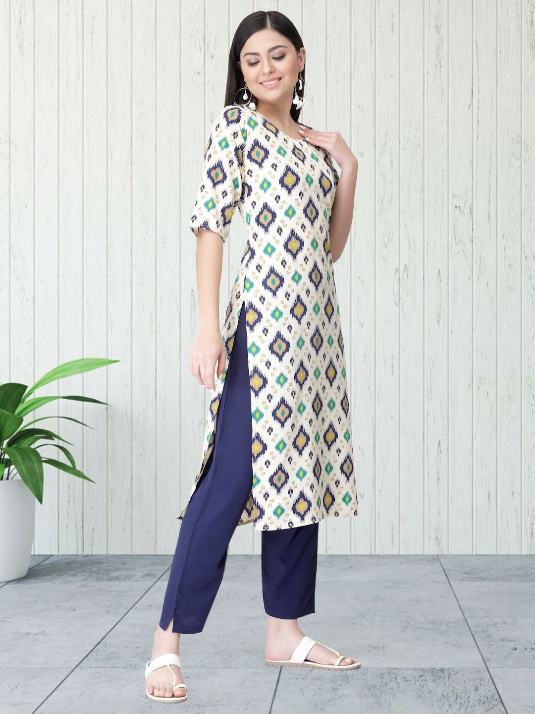 

7Threads Geometric Printed Round Neck Kurta With Trouser, Off white