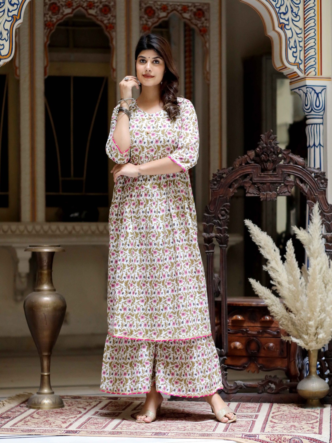 

Doriyaan Floral Printed V-Neck Pure Cotton Anarkali Kurta With Sharara, Pink