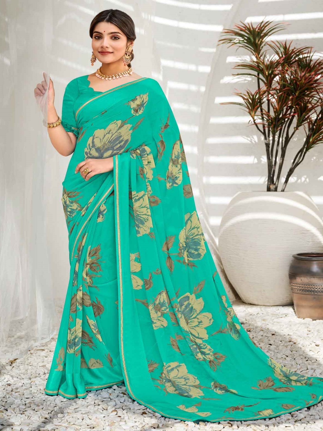 

Laxmipati Floral Embroidered Poly Georgette Saree, Green