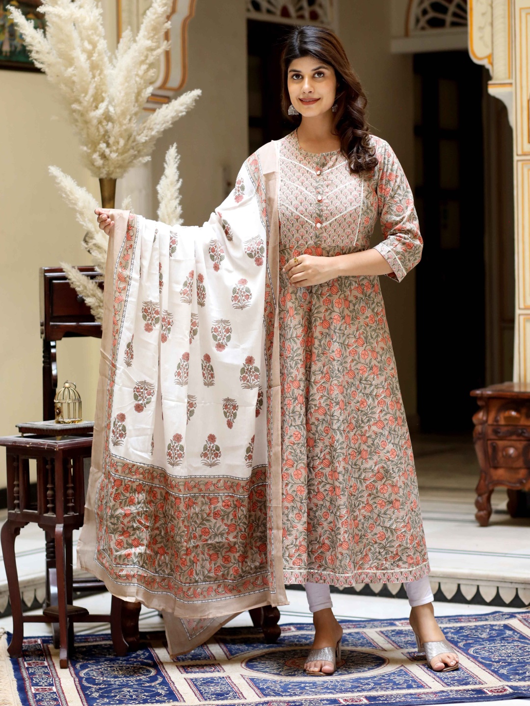 

Doriyaan Floral Printed Round Neck Anarkali Pure Cotton Kurta & Dupatta, Brown
