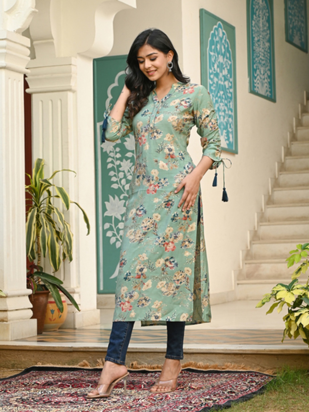 

Meeranshi Women Floral Printed Flared Sleeves Kurta, Green