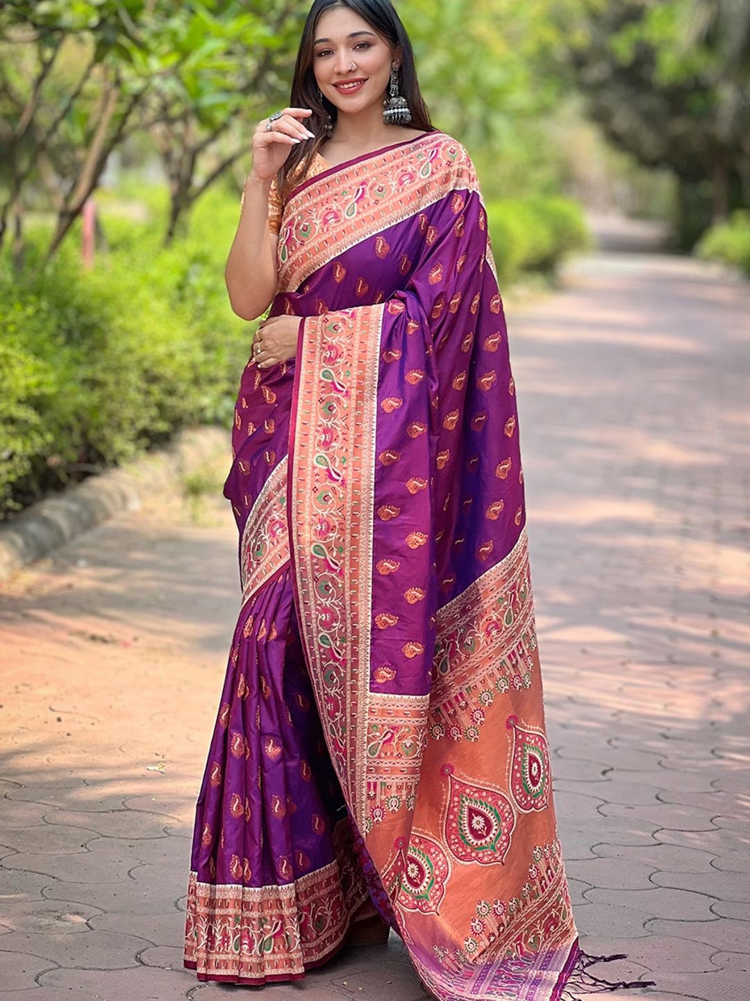 

Suha Woven Design Zari Art Silk Paithani Saree, Purple