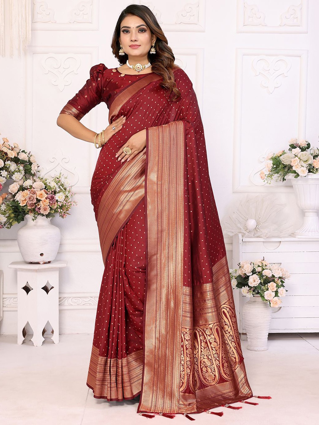

Panzora Woven Design Zari Silk Blend Banarasi Saree, Maroon