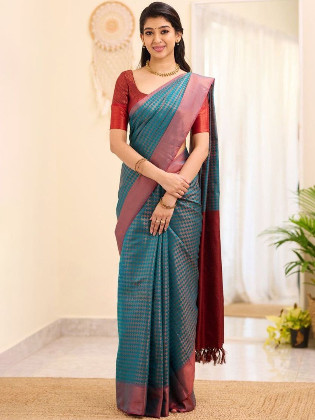 

choiceit Woven Design Zari Pure Silk Saree, Green