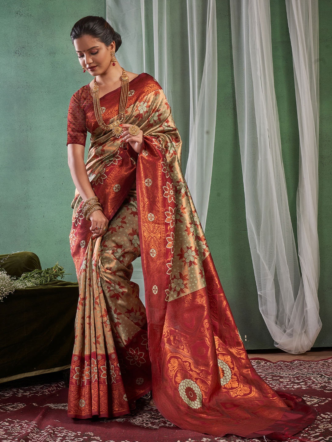 

choiceit Woven Design Zari Pure Silk Saree, Red