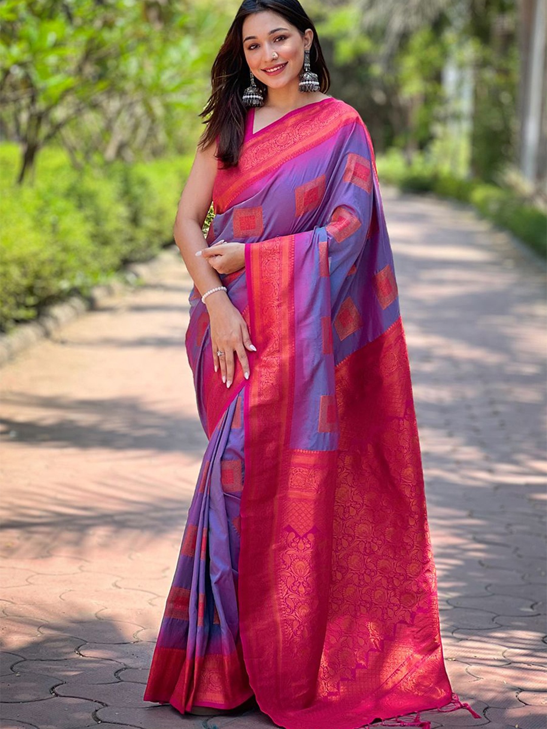 

Suha Art Silk Kanjeevaram Saree, Purple