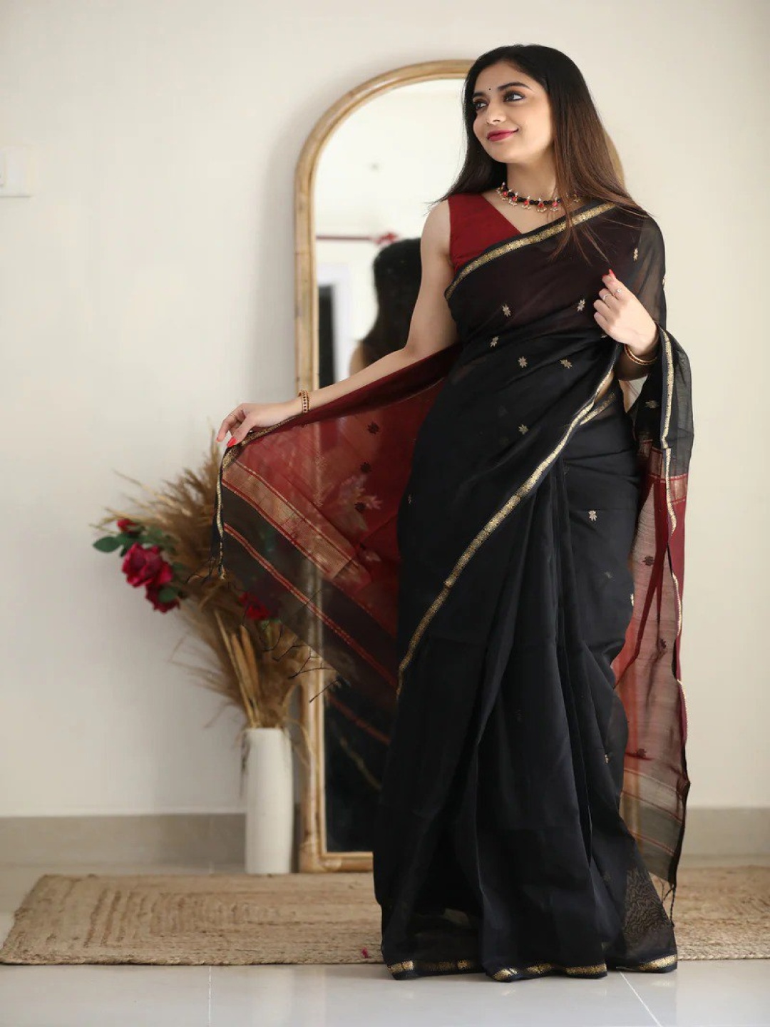 

revika Woven Design Zari Pure Silk Kanjeevaram Saree, Black