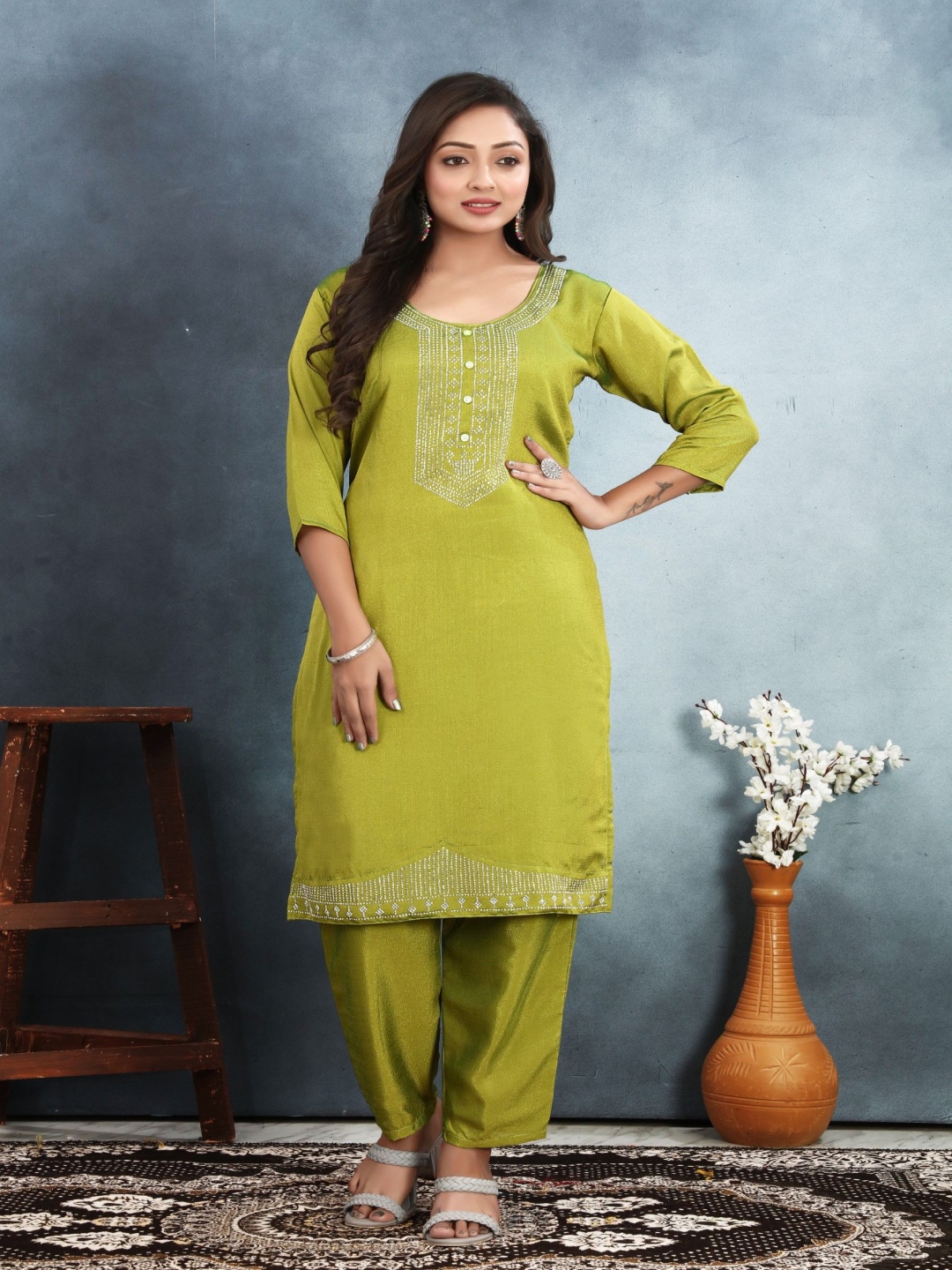 

LeeliPeeri Designer Geometric Jarkan Work Yoke Design Straight Kurta With Trousers, Green