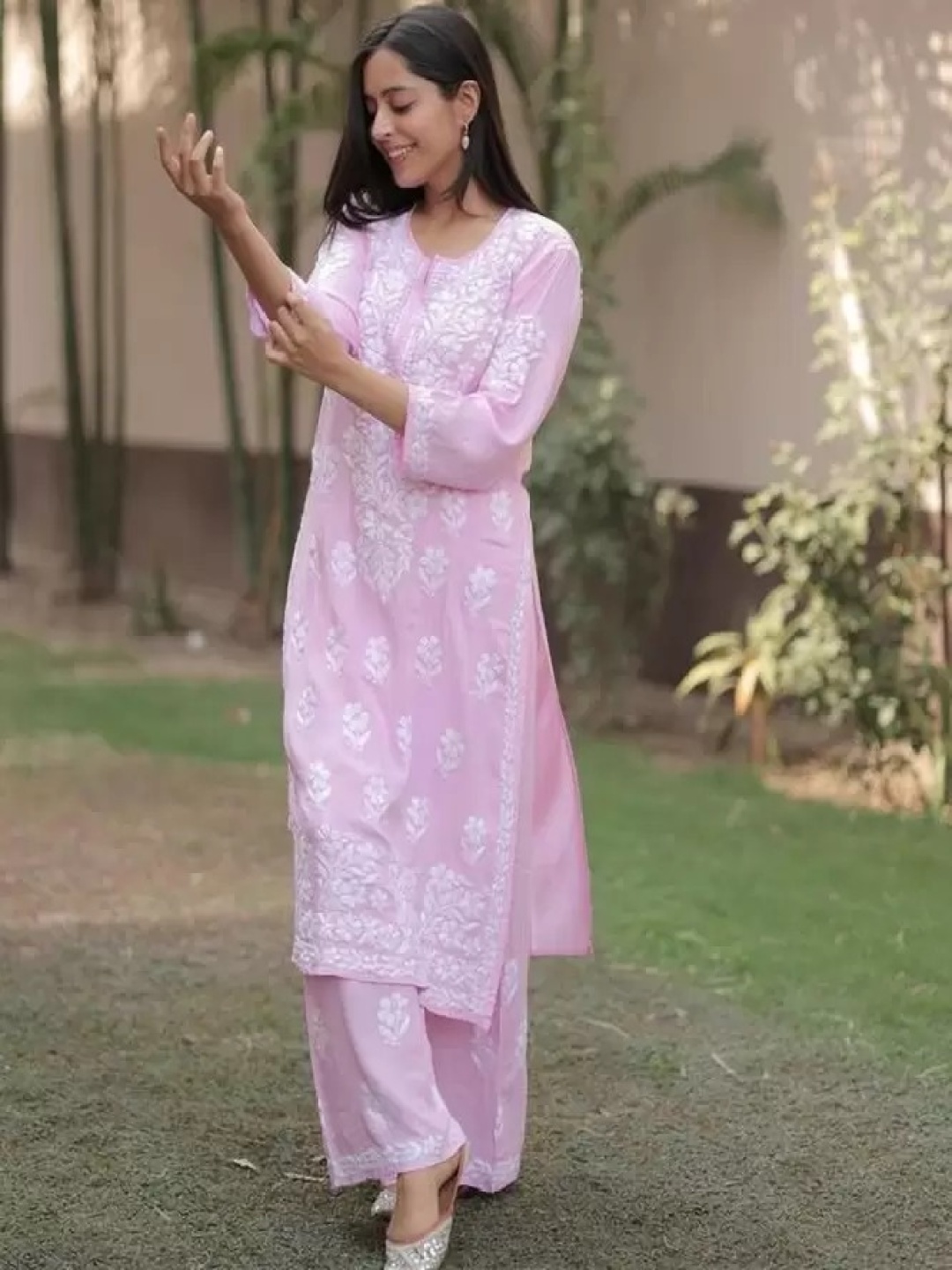 

Rujave Women Floral Embroidered Regular Chikankari Kurta with Palazzos, Pink