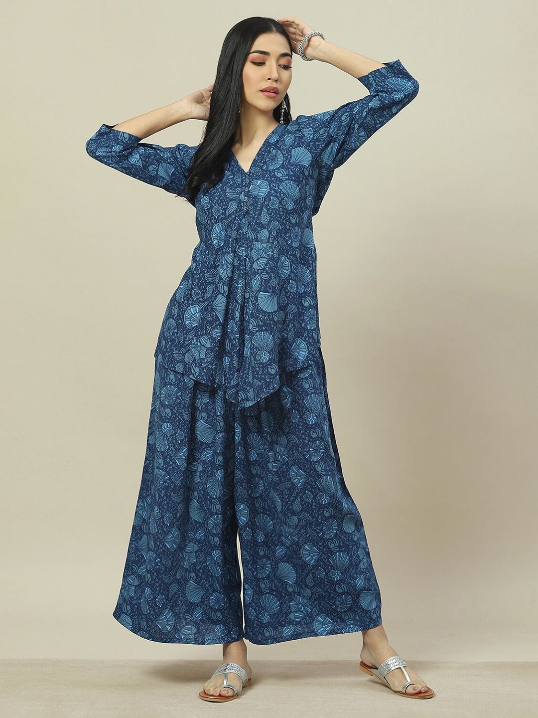 

Rangriti Floral Printed V-Neck Kurti With Palazzos, Blue