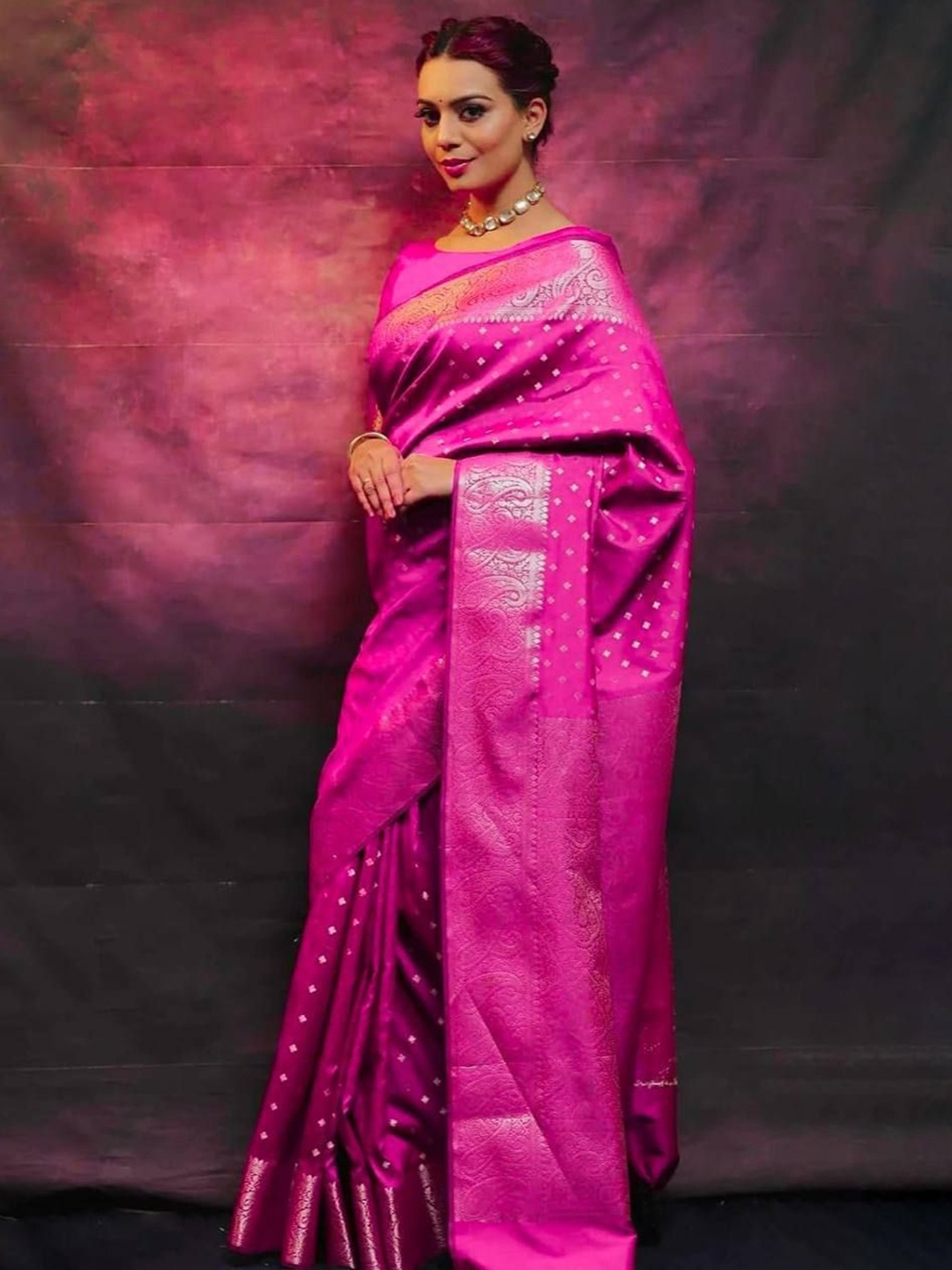 

SANJANA SILK Woven Design Zari Silk Blend Kanjeevaram Saree, Pink