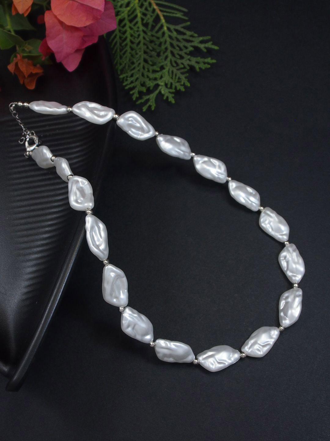 

V FASHION JEWELLERY Silver-Plated Necklace