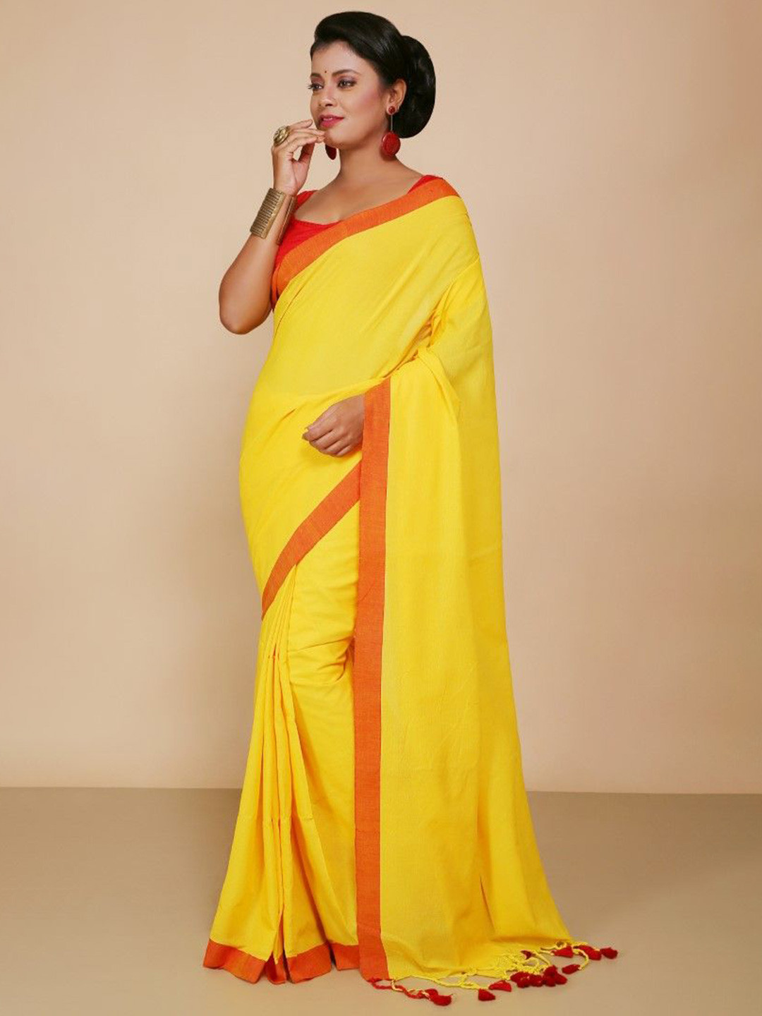 

BENGAL HANDLOOM Pure Cotton Taant Saree, Yellow