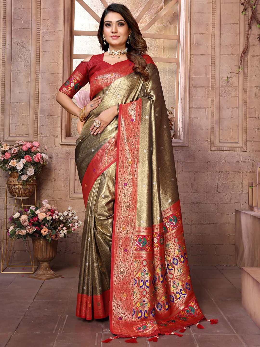 

Mitera Woven Design Zari Silk Blend Banarasi Saree, Gold