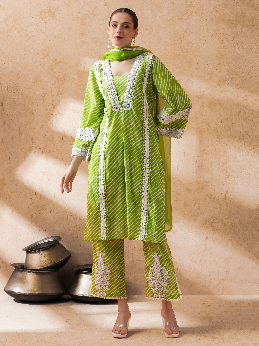 

STYLEBAAZI Leheriya Printed V-Neck Pure Cotton Straight Kurta With Trousers And Dupatta, Green