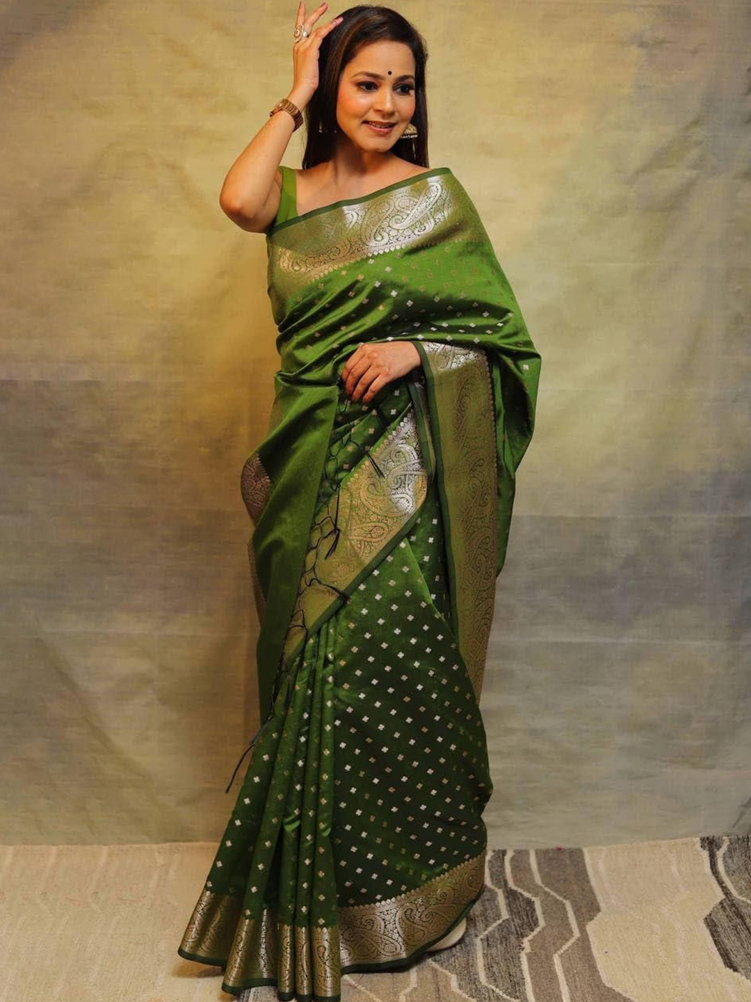 

Sitanjali Woven Design Zari Silk Blend Kanjeevaram Saree, Green