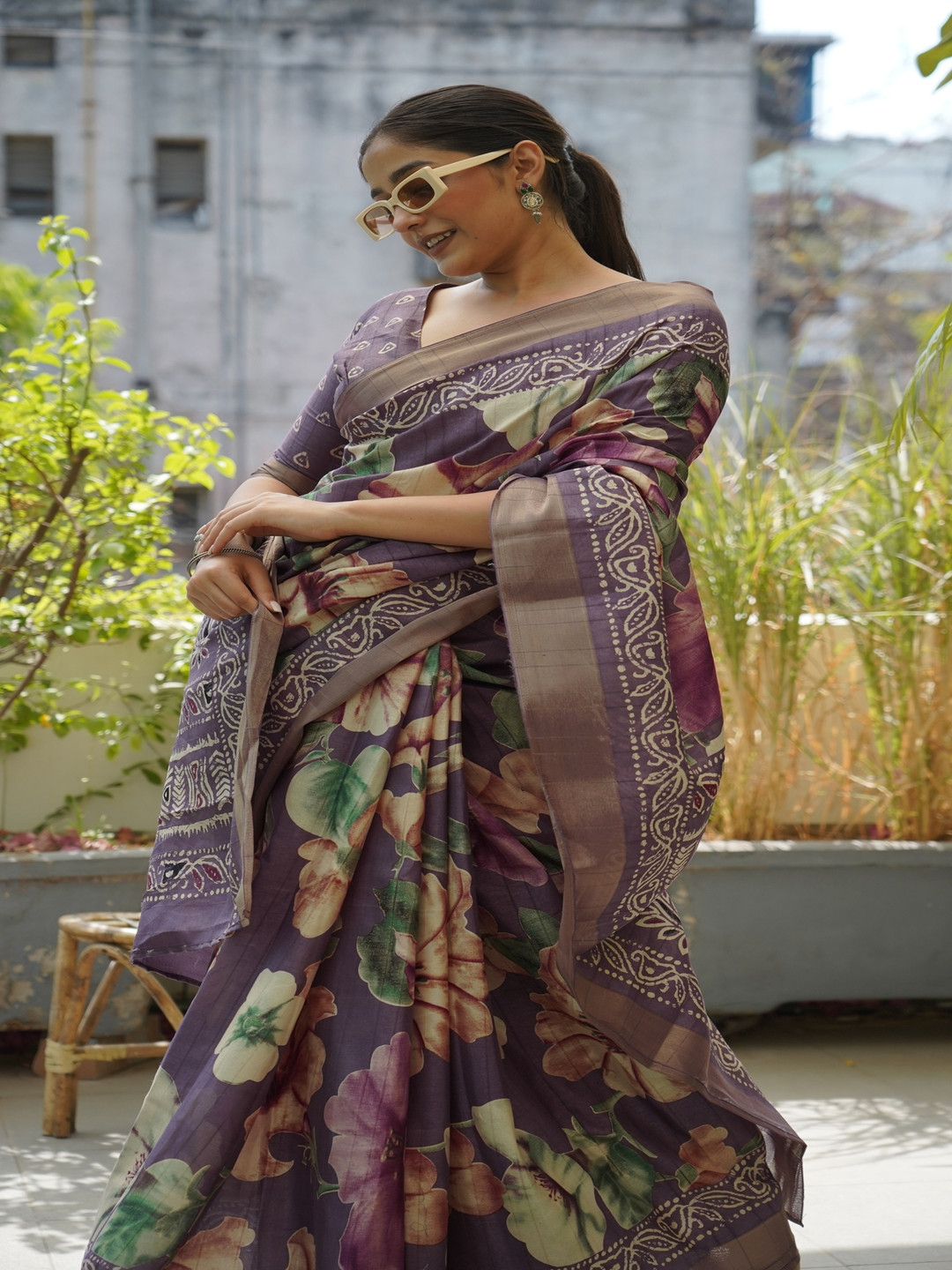 

KALINI Floral Zari Saree, Purple