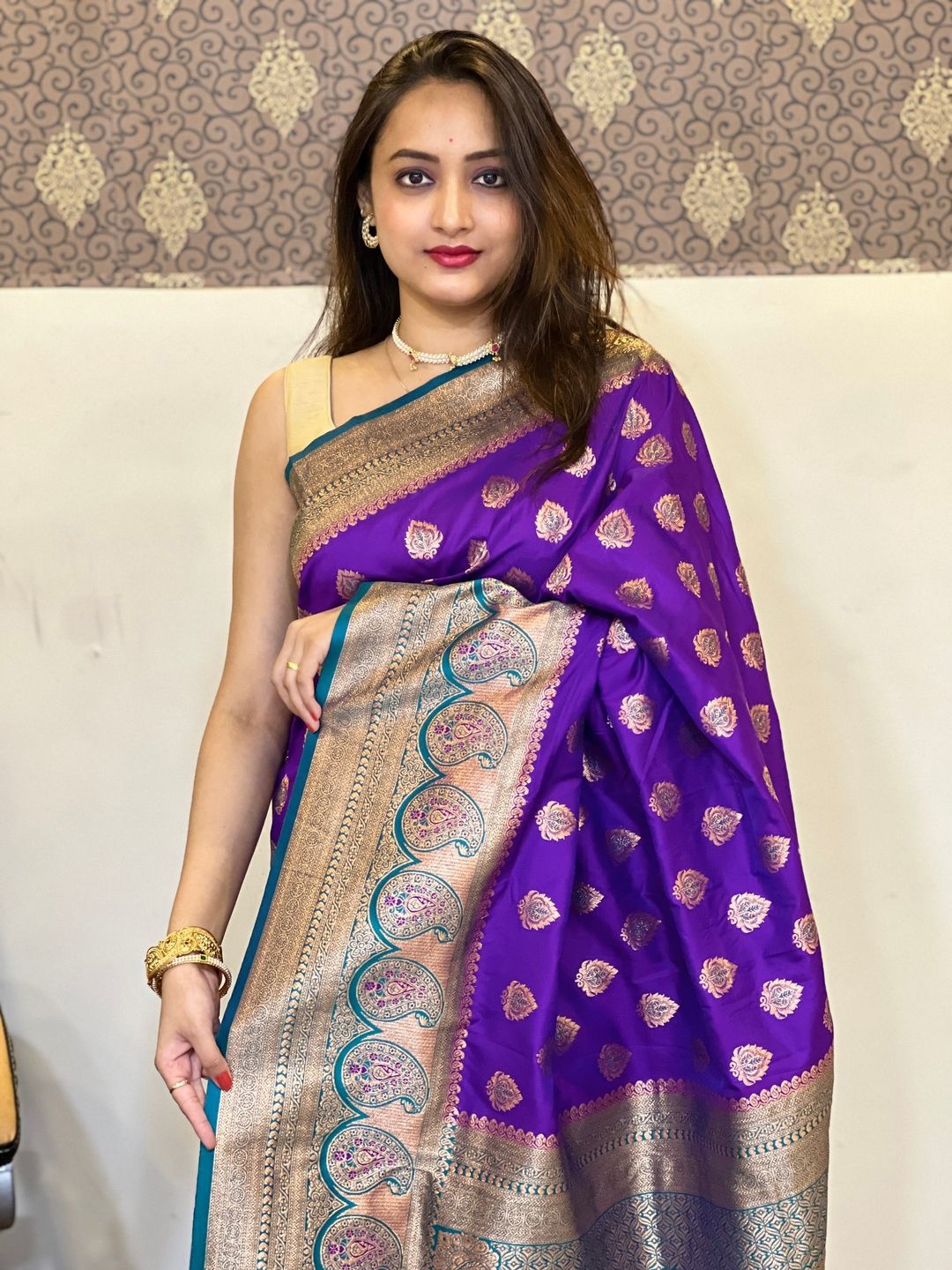 

Suha Art Silk Kanjeevaram Saree, Violet