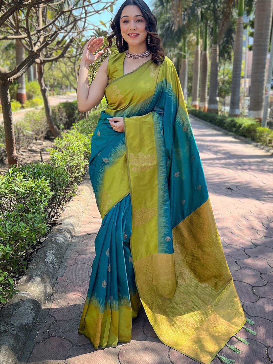 

Suha Art Silk Kanjeevaram Saree, Green