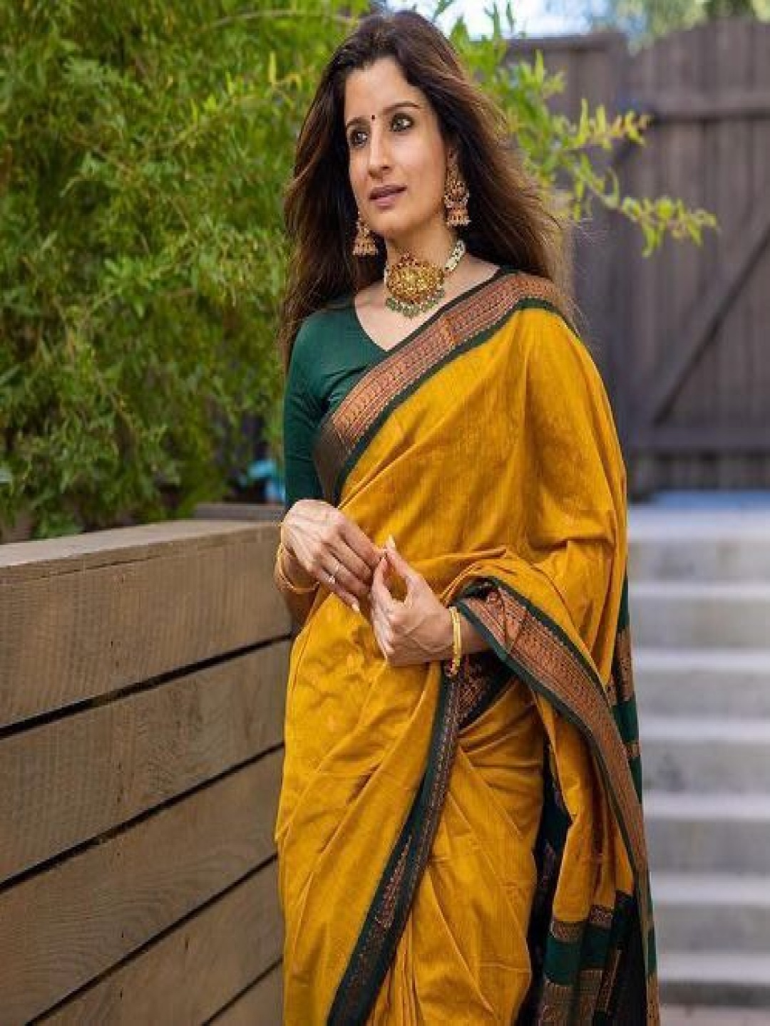 

NIWAA Zari Banarasi Saree, Yellow