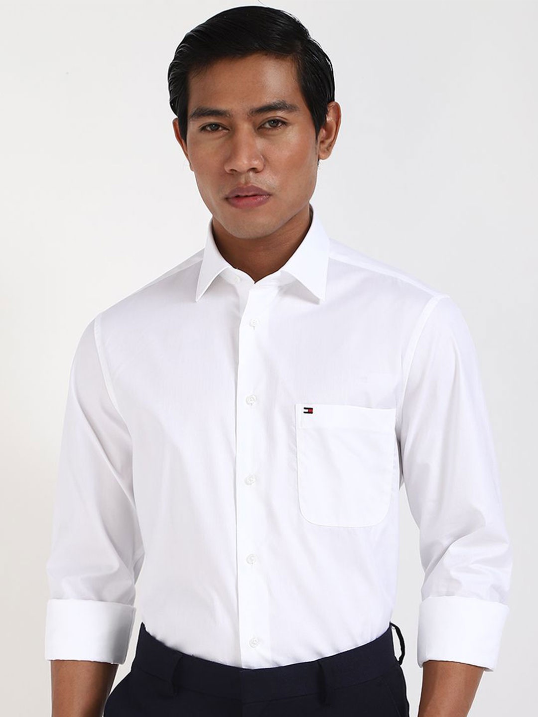 

Tommy Hilfiger Men Spread Collar Solid Cotton Formal Shirt, White
