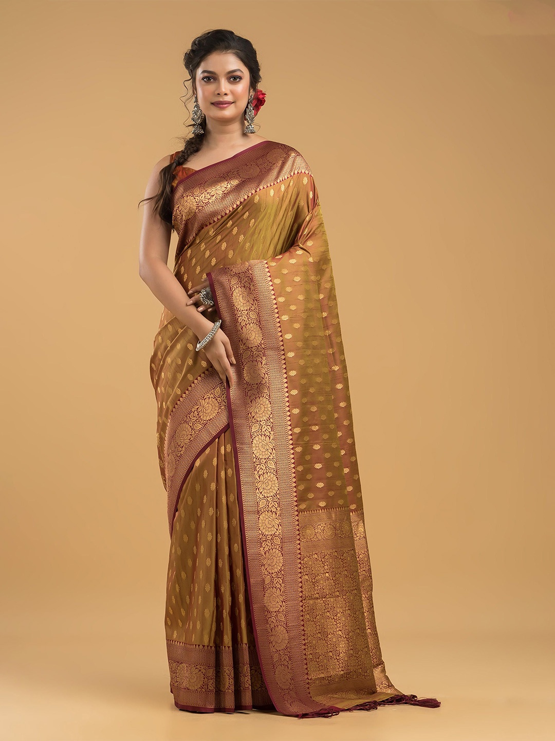 

Dheu Woven Design Zari Silk Blend Kanjeevaram Saree, Brown