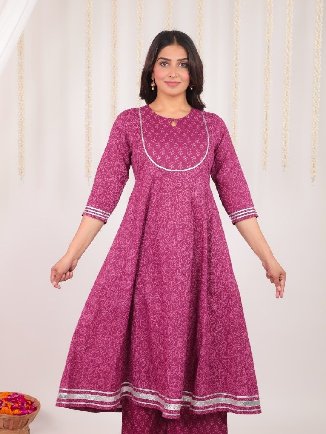 

Aramya Floral Printed Empire Keyhole Neck Sequinned Cotton Anarkali Kurta, Purple