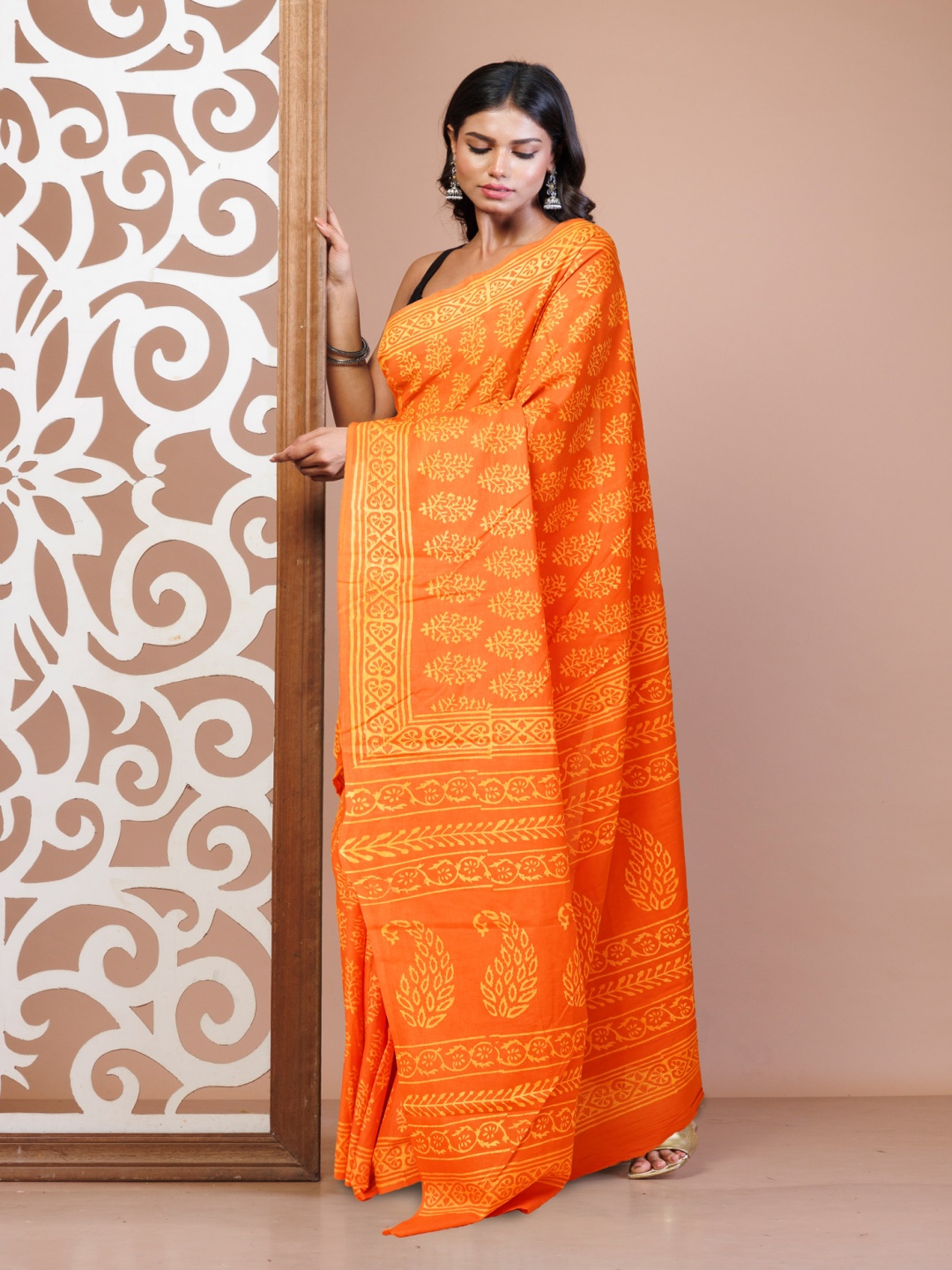 

Unnati Silks Ethnic Motifs Pure Cotton Handloom Block Print Saree, Orange