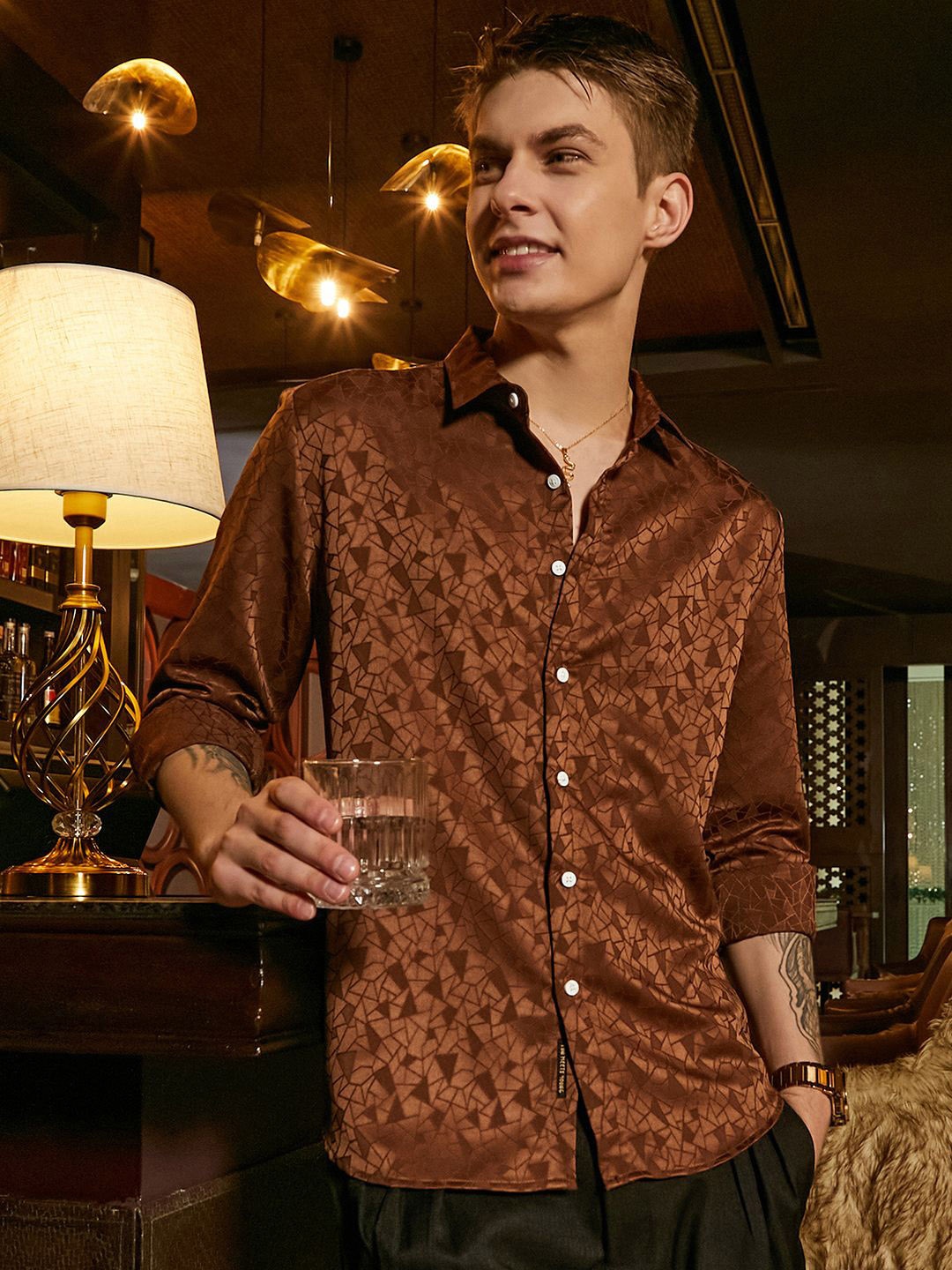 

Campus Sutra Men Comfort Spread Collar Geometric Printed Casual Shirt, Brown