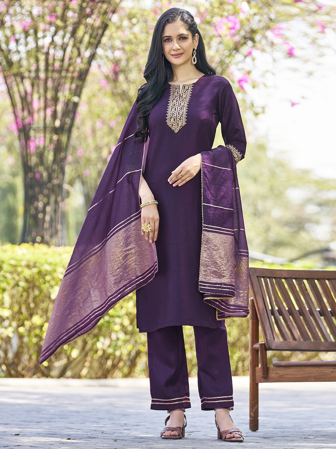 

SKYLEE Embroidered Regular Sequinned Kurta with Trousers & Dupatta, Purple