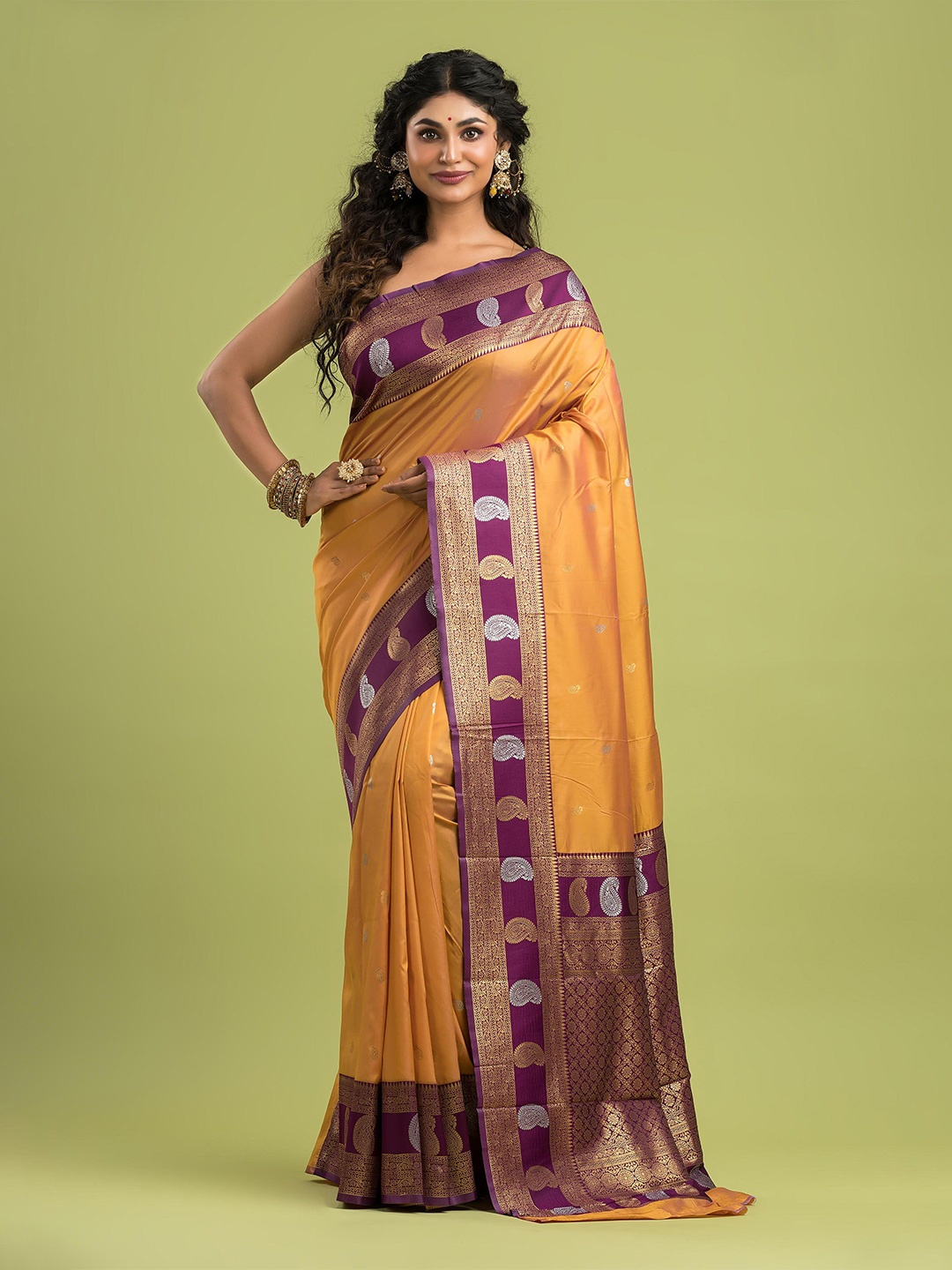 

Dheu Woven Design Zari Silk Blend Kanjeevaram Saree, Yellow