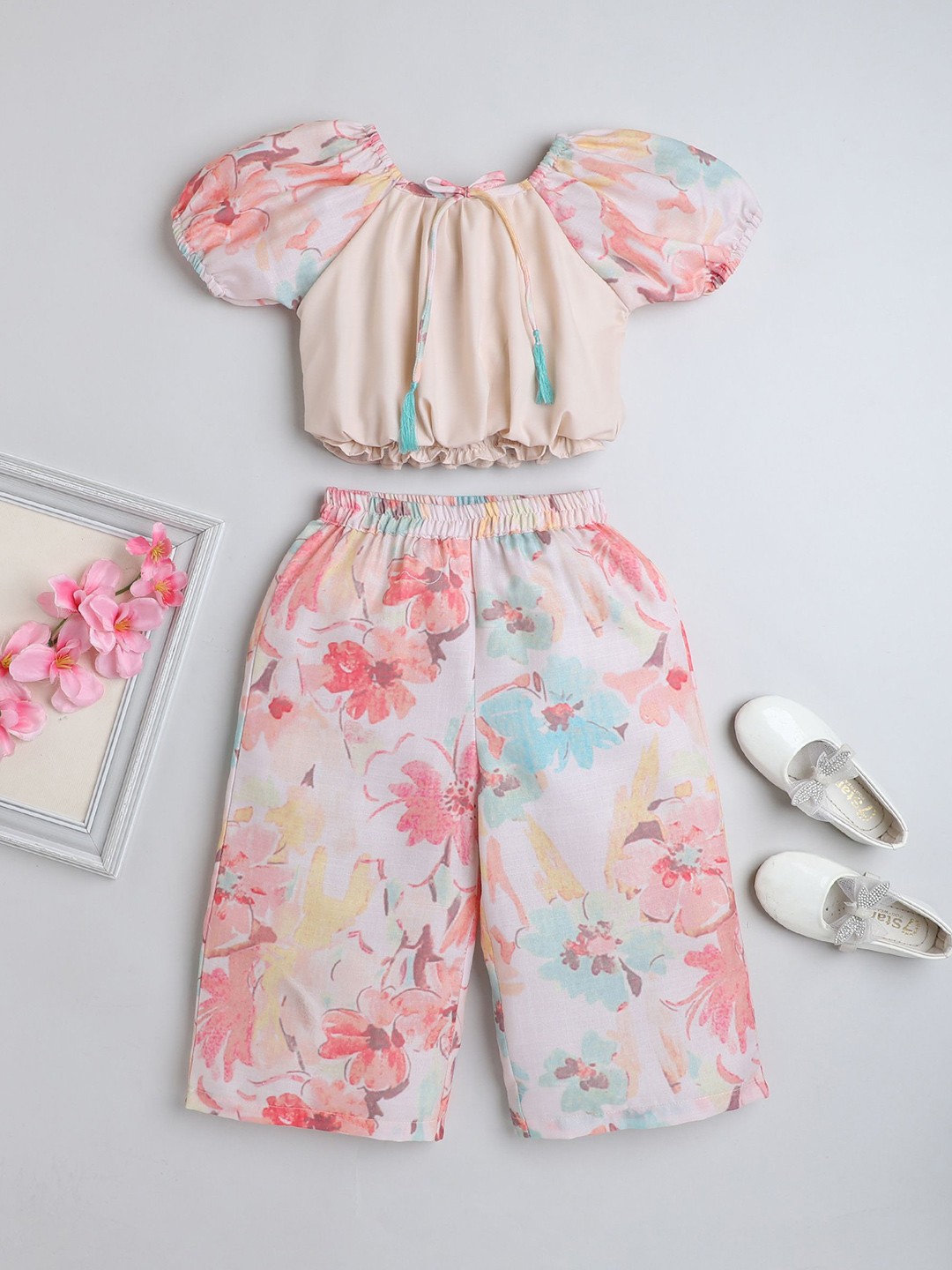 

The Magic Wand Girls Printed Square Neck Top With Palazzo, Peach
