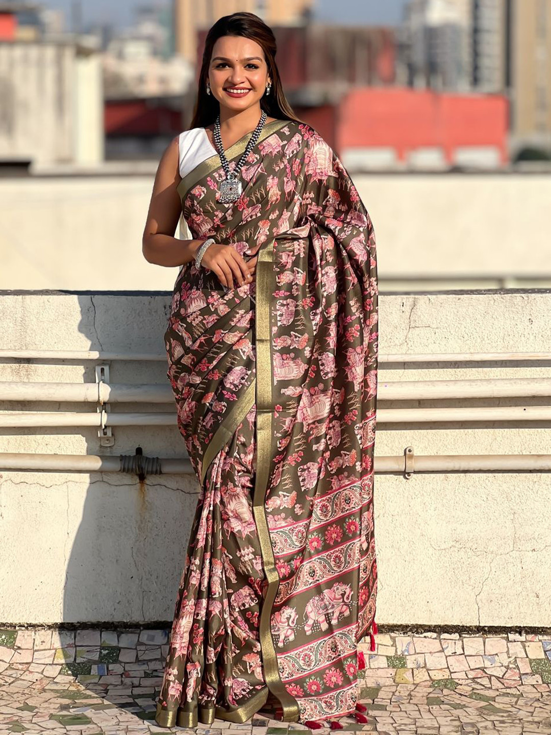 

Suha Woven Design Art Silk Kanjeevaram Saree, Green